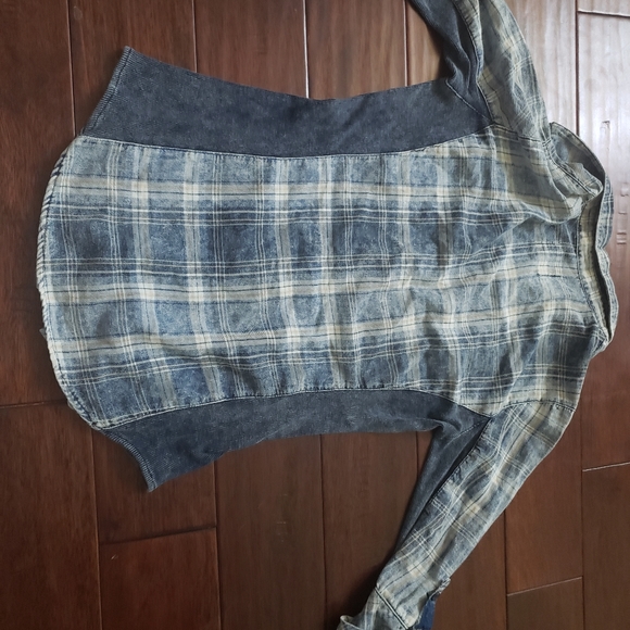 Women Blue & White Plaid Button Down - Picture 3 of 3